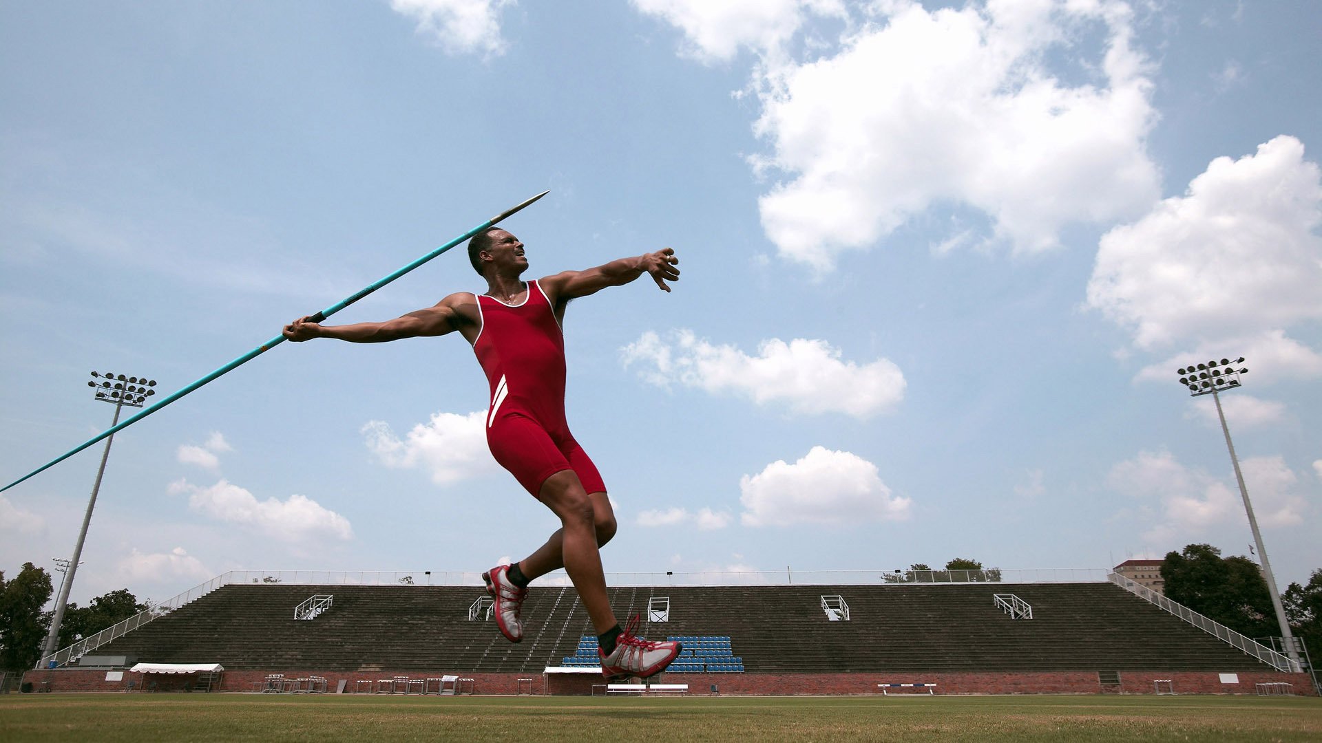 当大场面先生遇上丹麦淘汰芬兰，足球场上的唯一性悖论