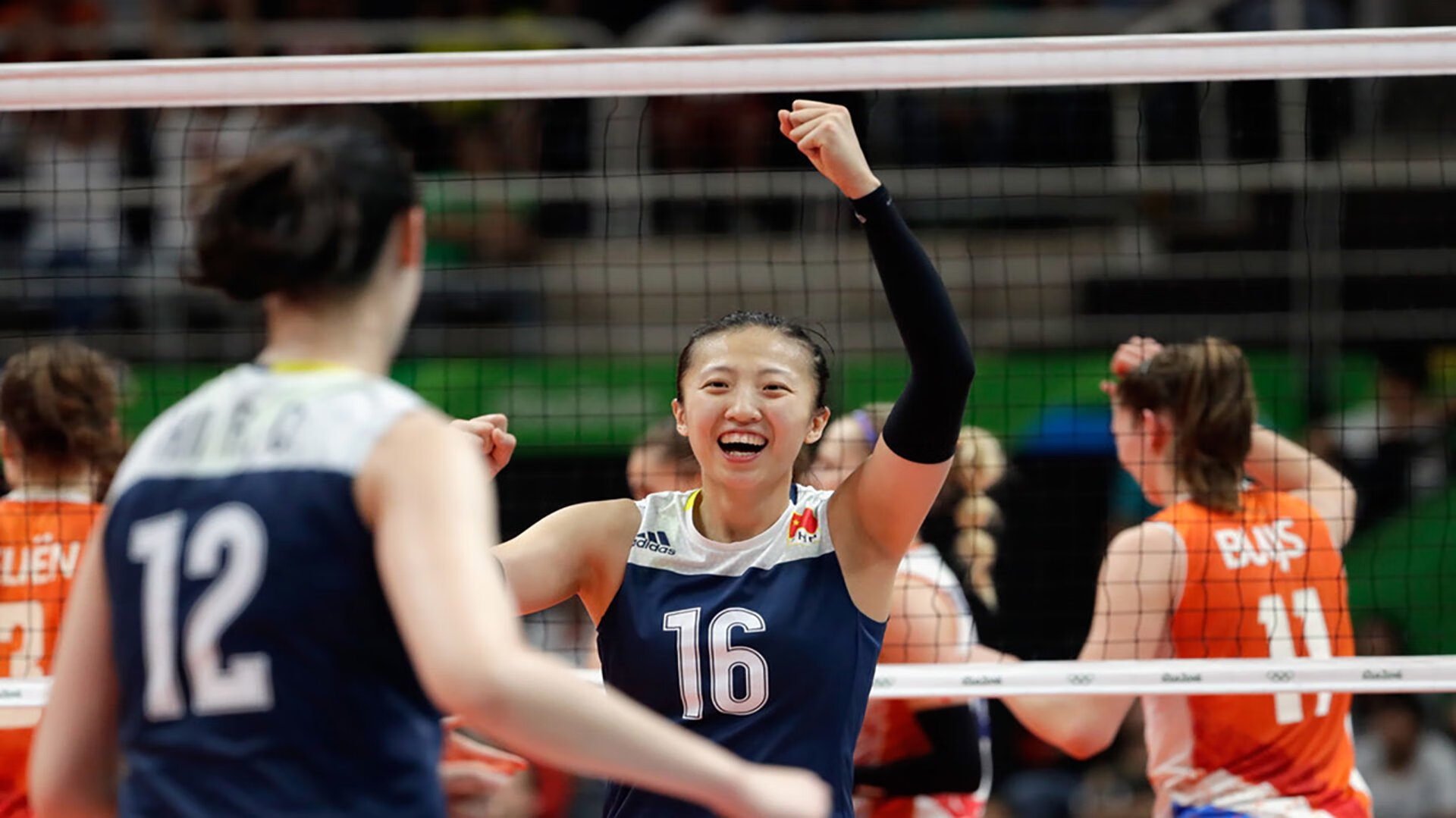 逆转之夜，勇士的韧性、布伦森的火热，以及NBA唯一性的美学